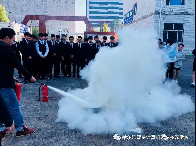 哈尔滨双星学校组织消防安全培训和演练活动1.jpg